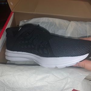 NEW in box Puma Enzo Nf 19093201 black